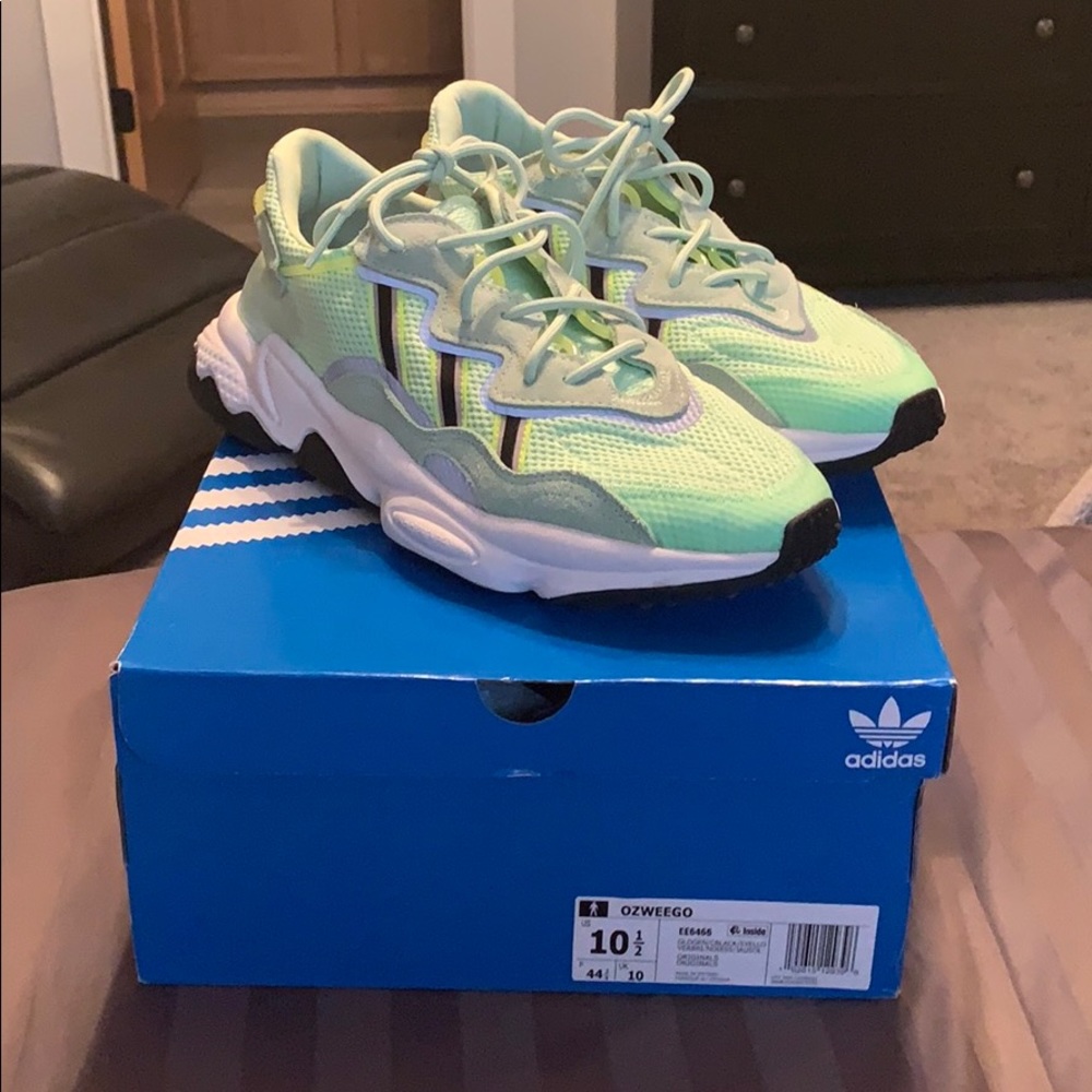 Adidas Ozweego Glow Green Worn Twice Steal
